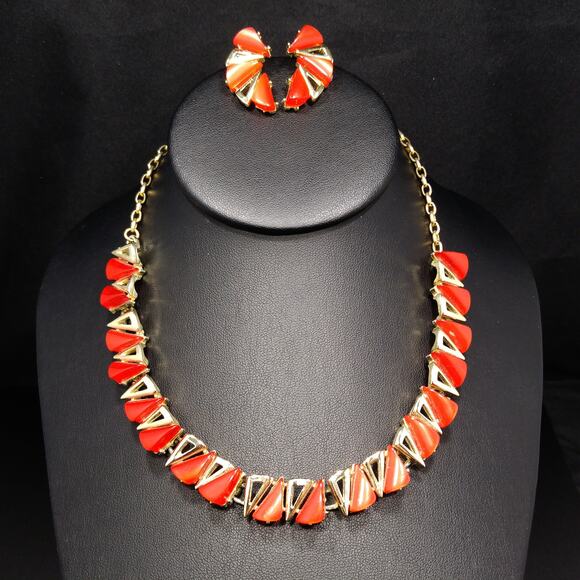Vintage 1950s Red Thermoset Triangle Necklace & Earrings Jewelry Set - Picture 10 of 10